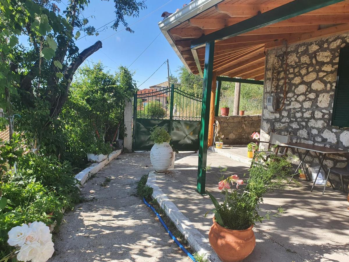 Πέτρινο Σπίτι Hotel Lazaráta Buitenkant foto