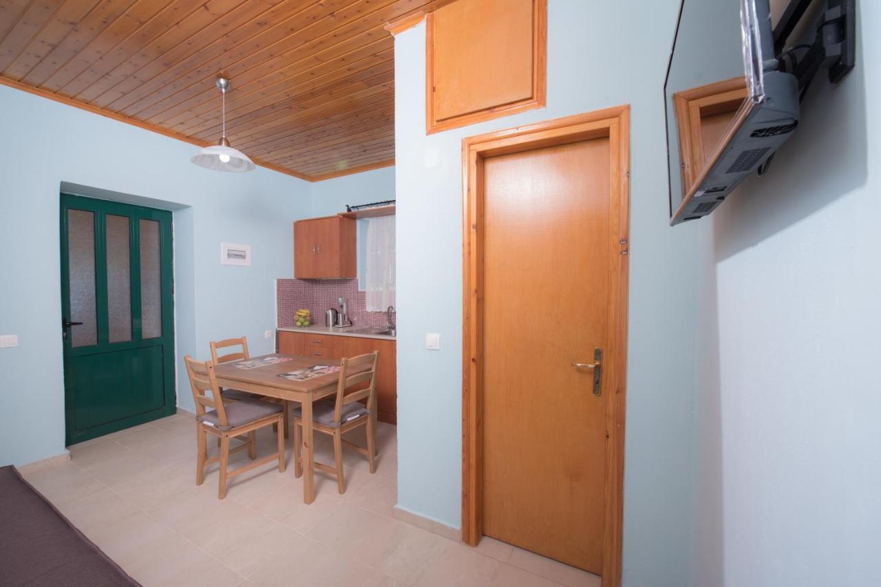 Πέτρινο Σπίτι Hotel Lazaráta Buitenkant foto
